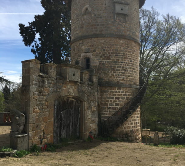 Complexe hôtelier ★ – Valinches – Marols (42)